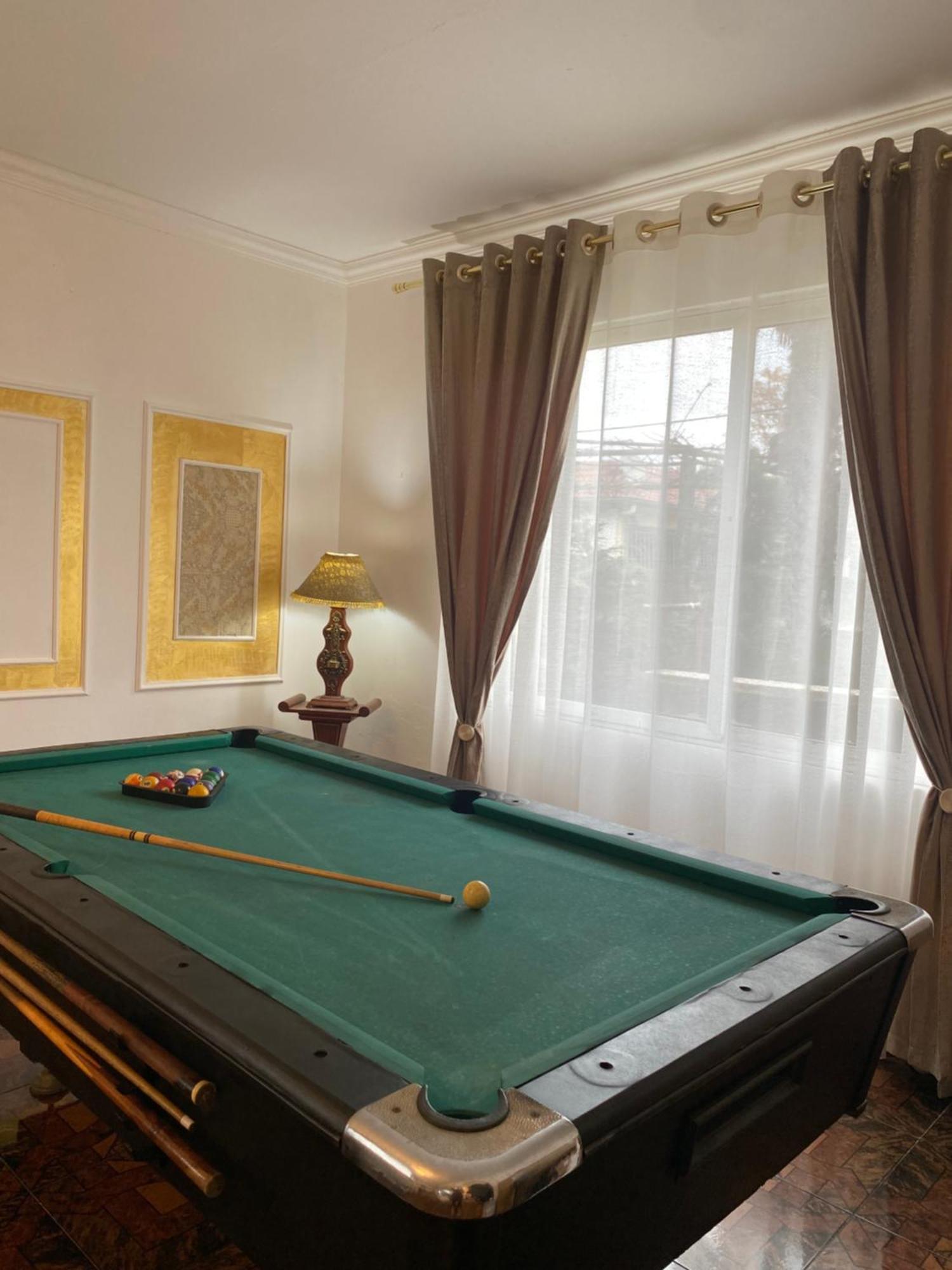 Artists Villa *